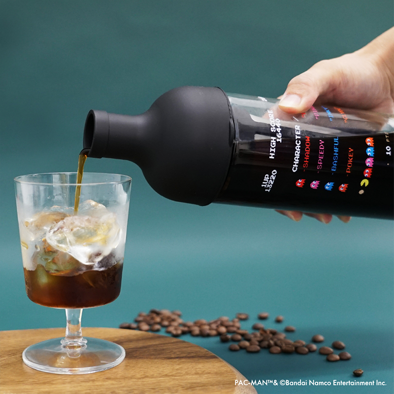 HARIO x Pac-Man crossover cold brew bottle pouring coffee